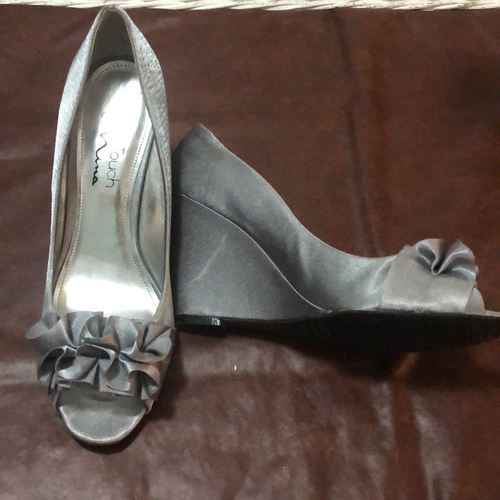 Grey/silver open toes quality shoes from Norway!